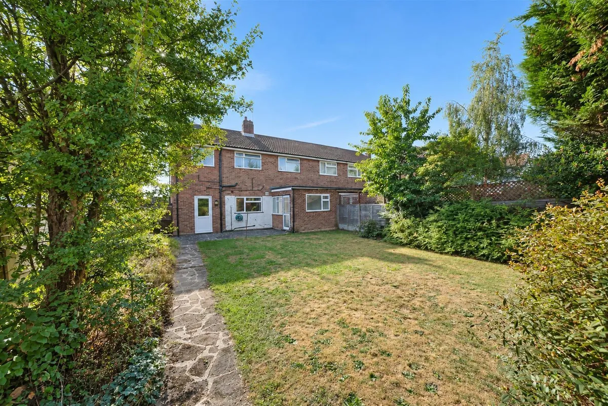 Tile Kiln Lane, Leverstock Green, Hemel Hempstead, Hertfordshire, HP3 8NH