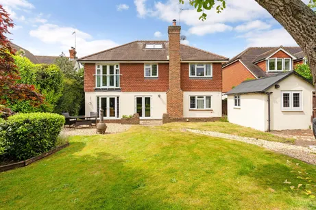 Hale House Lane, Churt, Farnham, GU10