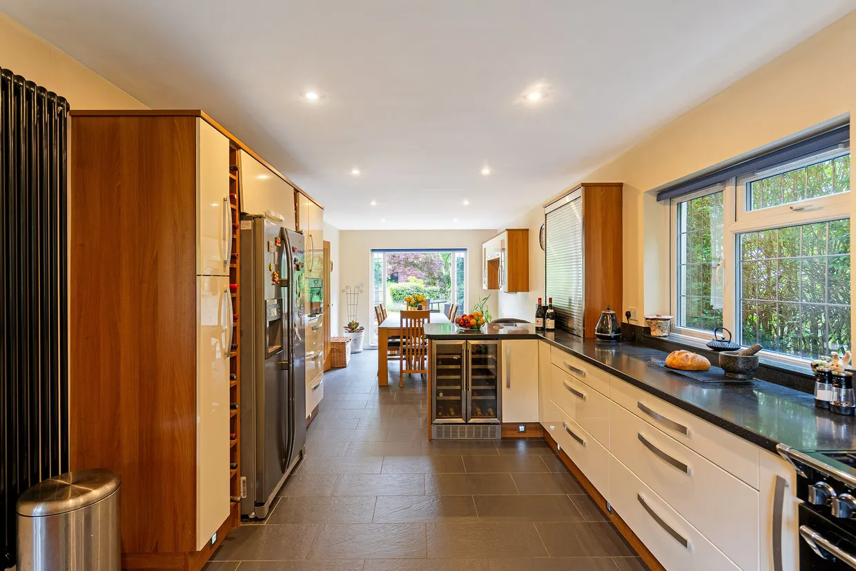 Hale House Lane, Churt, Farnham, GU10 photo 3