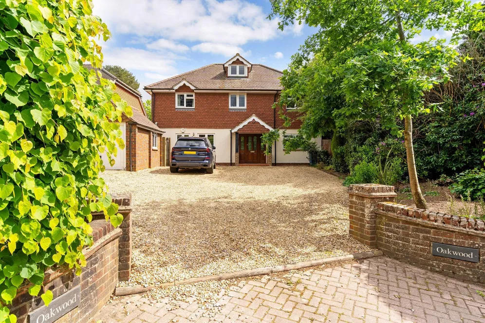 Hale House Lane, Churt, Farnham, GU10 photo 7