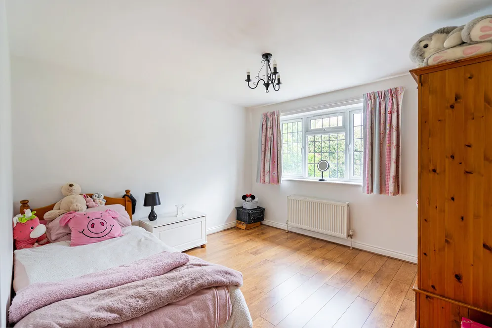 Hale House Lane, Churt, Farnham, GU10 photo 12