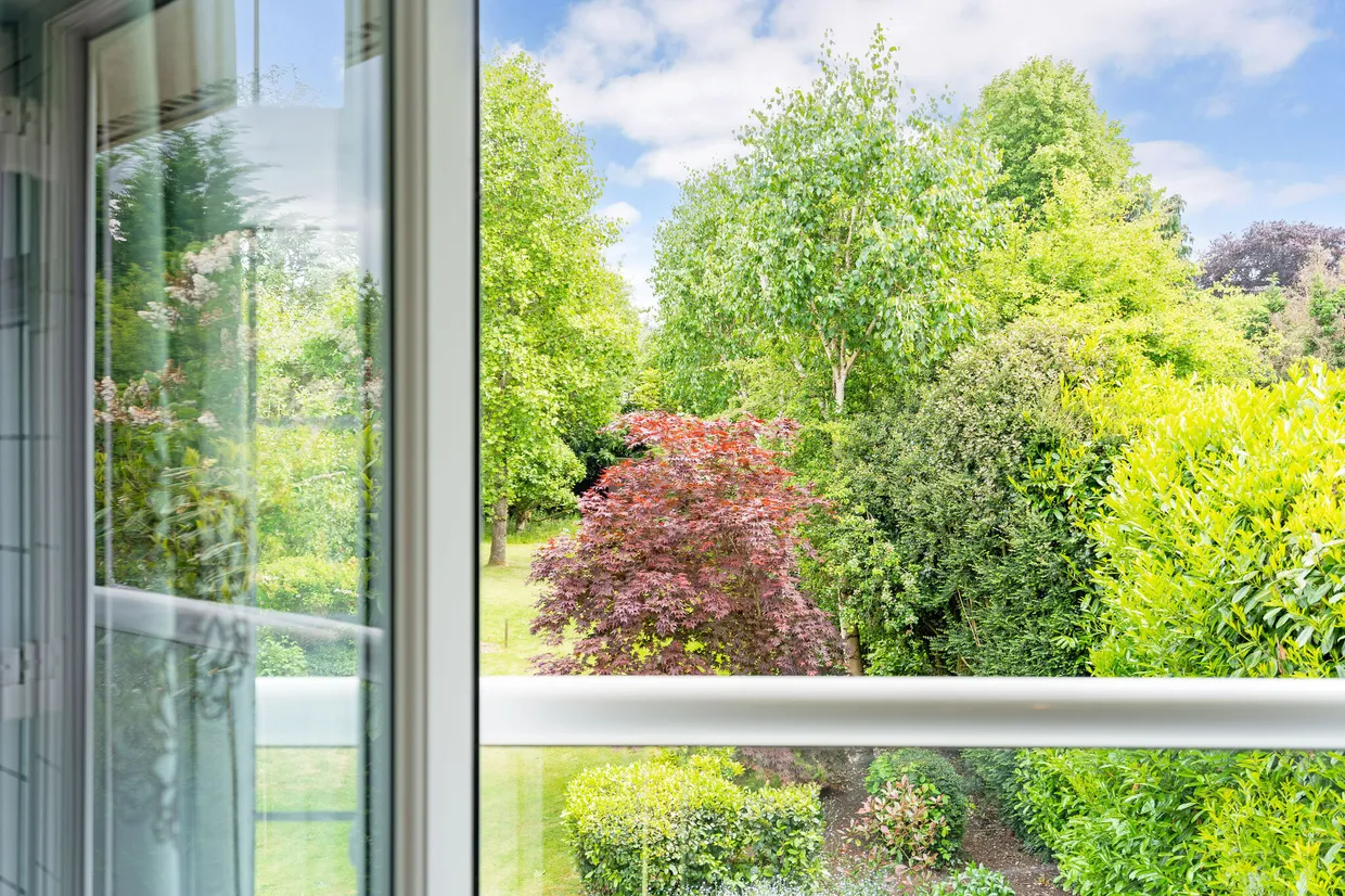 Hale House Lane, Churt, Farnham, GU10 photo 20