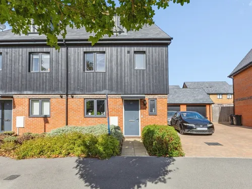 Princess Marina Drive, Arborfield Green, Readingphoto