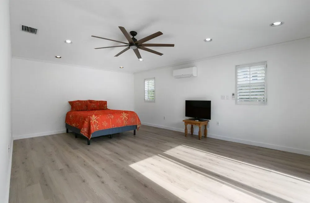 2317 NE 12th St, Fort Lauderdale, FL 33304