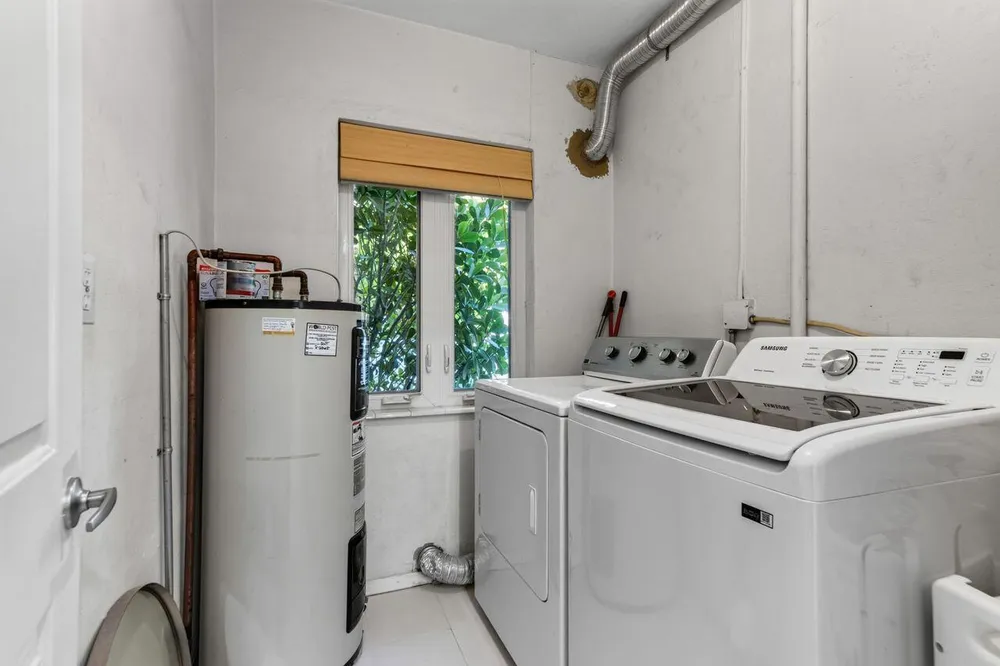 2317 NE 12th St, Fort Lauderdale, FL 33304