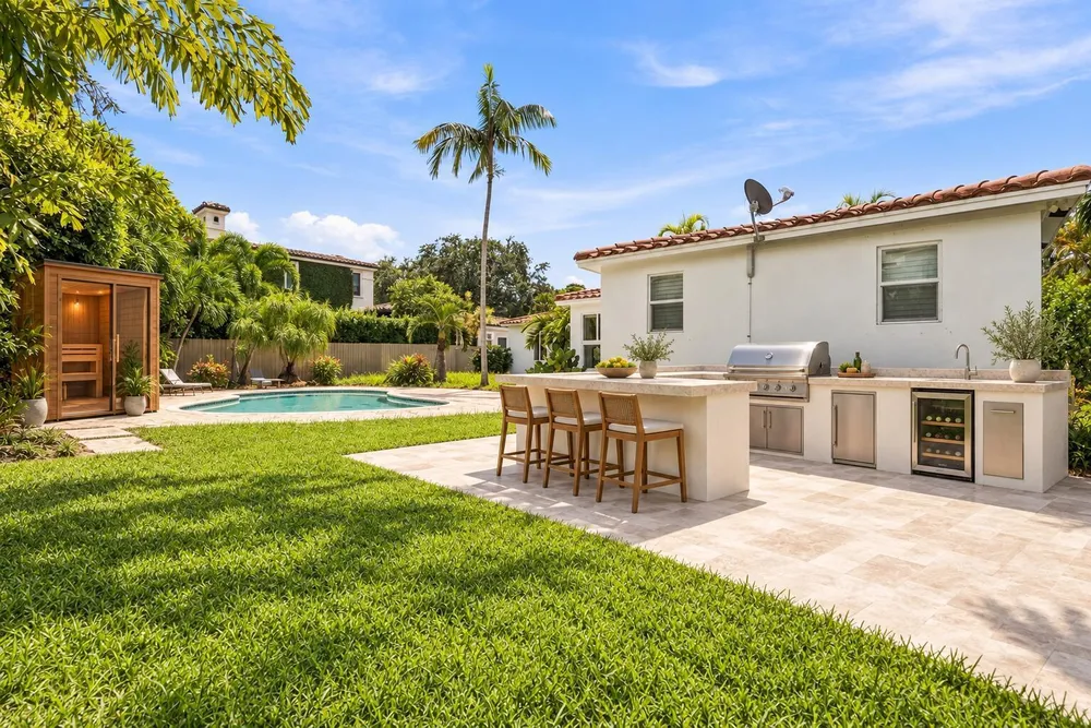 2317 NE 12th St, Fort Lauderdale, FL 33304