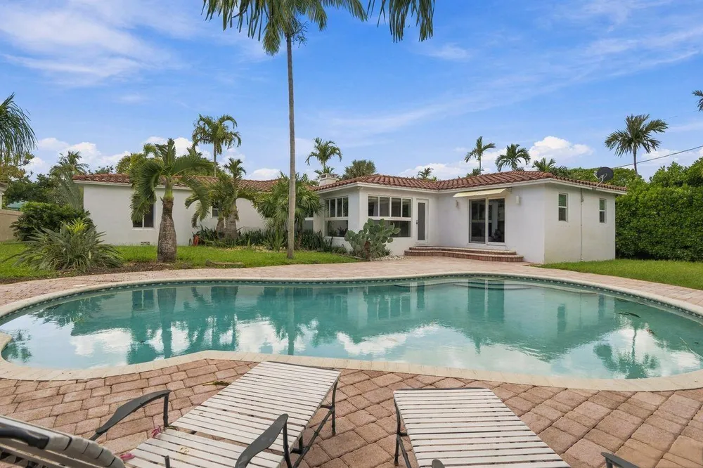 2317 NE 12th St, Fort Lauderdale, FL 33304