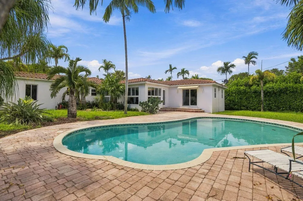 2317 NE 12th St, Fort Lauderdale, FL 33304