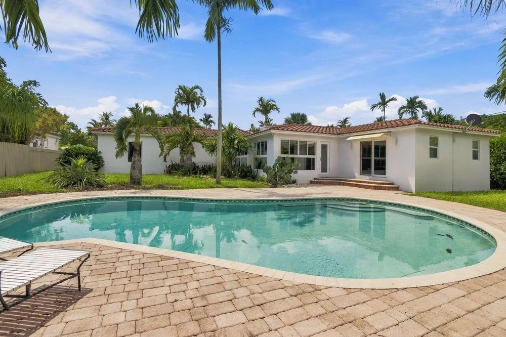 2317 NE 12th St, Fort Lauderdale, FL 33304