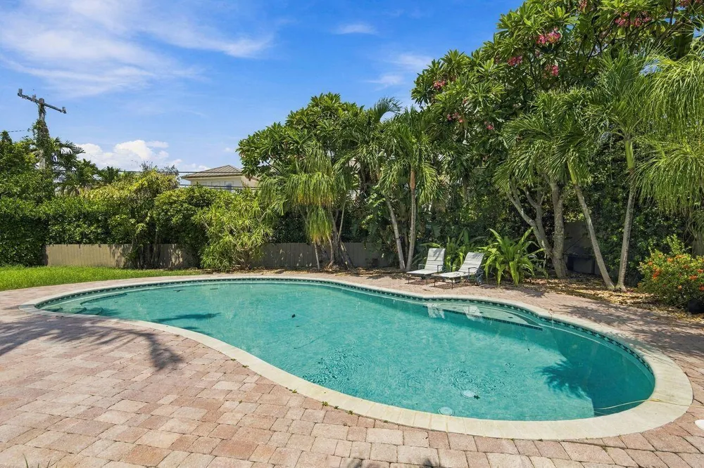 2317 NE 12th St, Fort Lauderdale, FL 33304