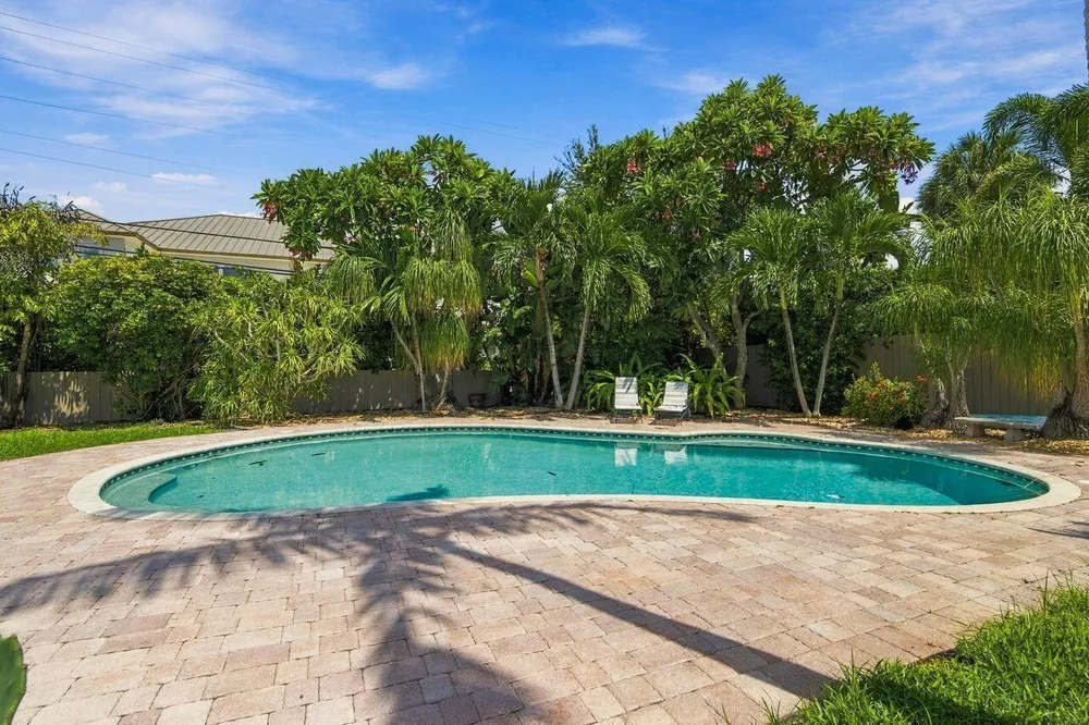2317 NE 12th St, Fort Lauderdale, FL 33304