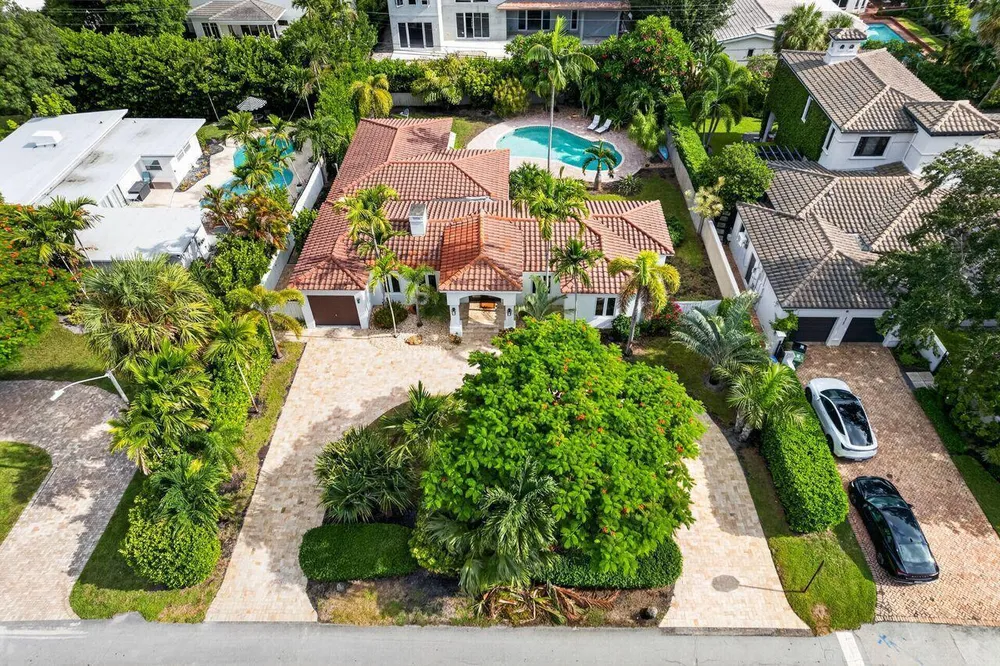 2317 NE 12th St, Fort Lauderdale, FL 33304
