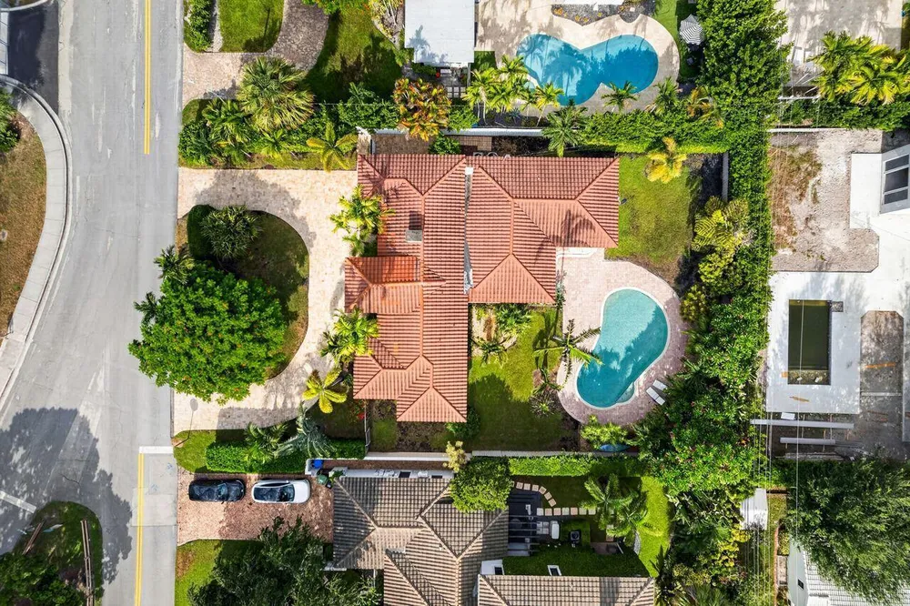 2317 NE 12th St, Fort Lauderdale, FL 33304