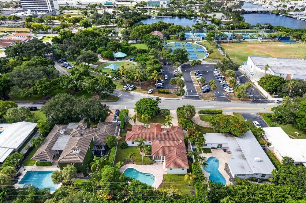 2317 NE 12th St, Fort Lauderdale, FL 33304
