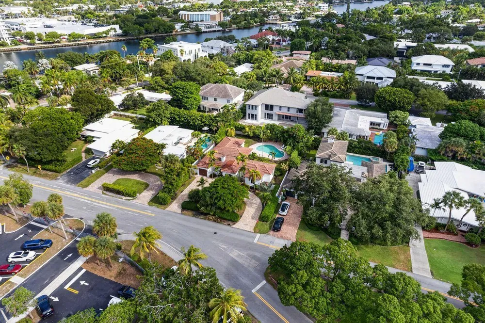 2317 NE 12th St, Fort Lauderdale, FL 33304