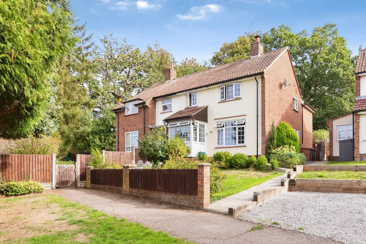 Clusterbolts, Stapleford, Hertford