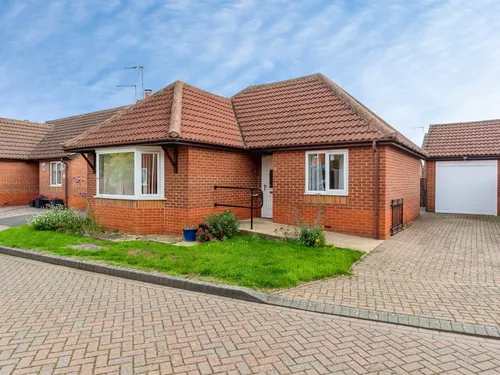 Nursery Court, Sleafordphoto