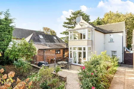 High Street, Hardingstone, NN4