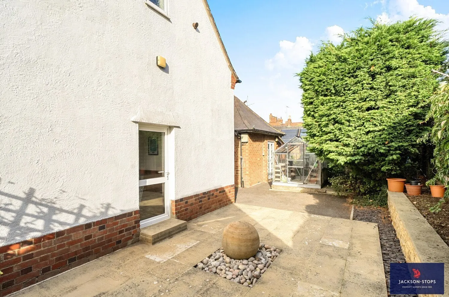 High Street, Hardingstone, NN4 photo 24