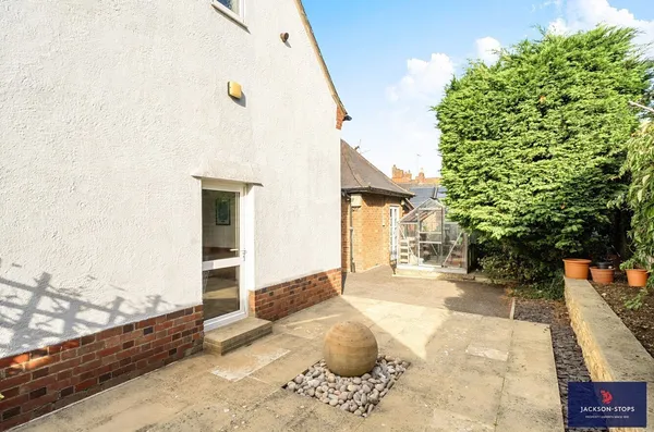 High Street, Hardingstone, NN4 photo 24