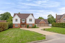 Oakland Close, Horsham, RH13 photo 1