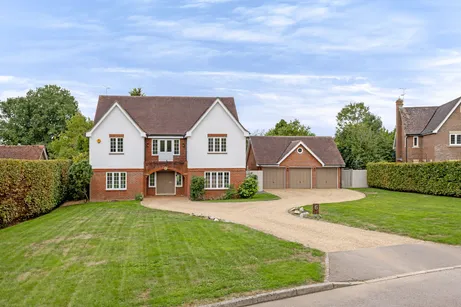 Oakland Close, Horsham, RH13