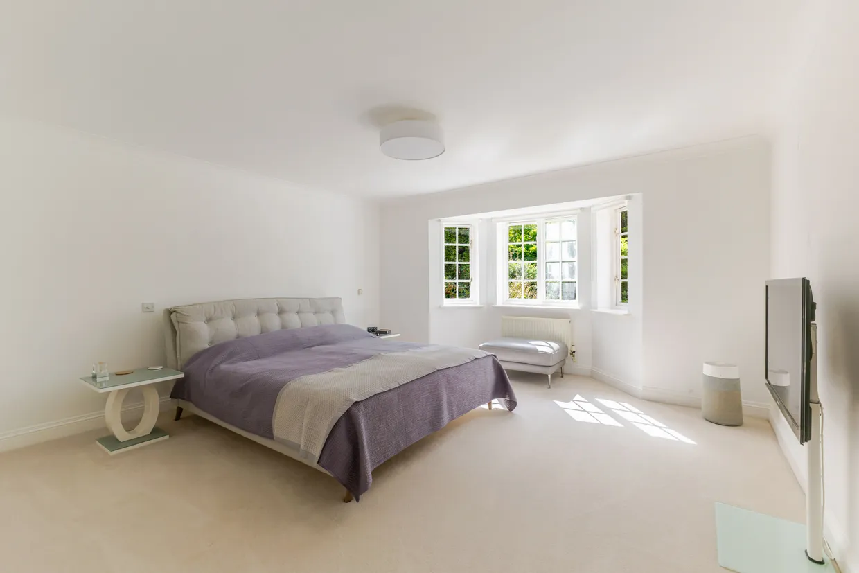 Oakland Close, Horsham, RH13 photo 17