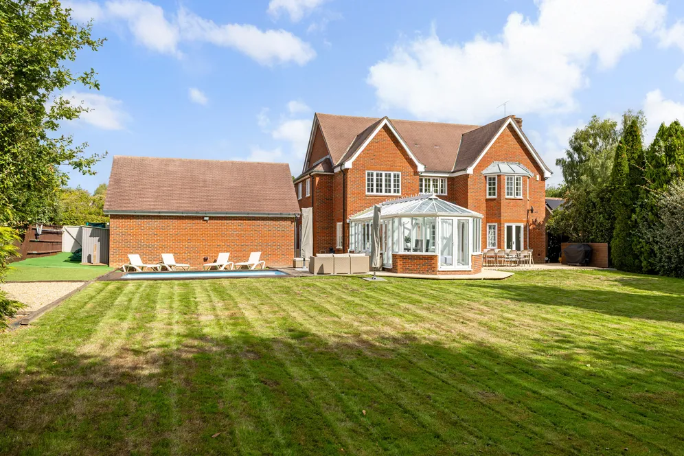 Oakland Close, Horsham, RH13 photo 22