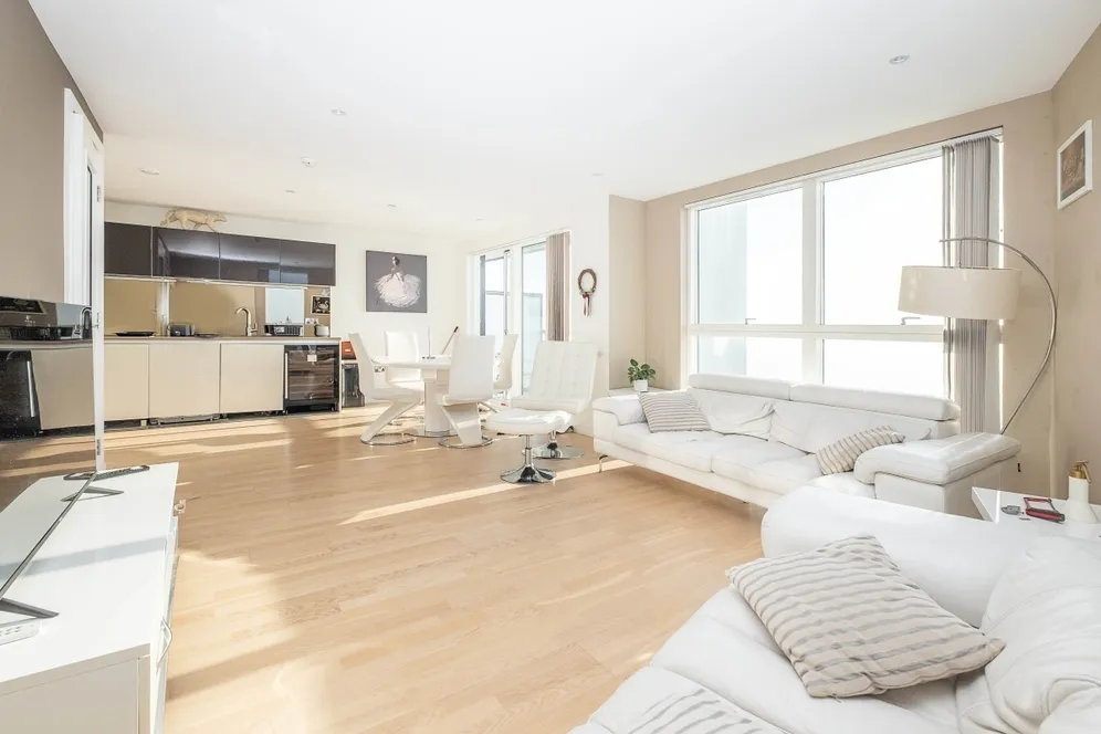 Pump House Crescent London TW8 photo 3