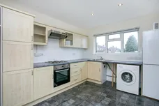 Broadfields Pewsey SN9 photo 3