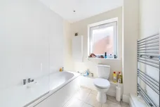 Lesbourne Road Reigate RH2 photo 3