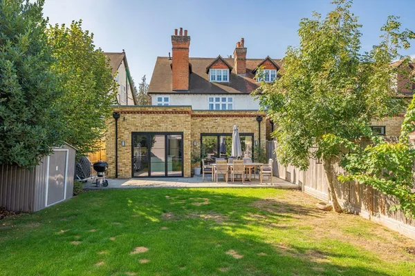 Curzon Road, Weybridge, KT13 photo 11
