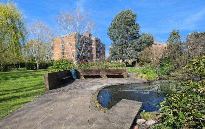 DOUBLE ROOM  ALL BILLS INCLUDED  FLEXI STAY  GATED DEVELOPMENT Image 12