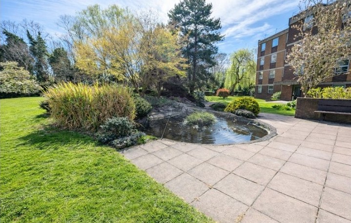 DOUBLE ROOM  ALL BILLS INCLUDED  FLEXI STAY  GATED DEVELOPMENT Image 15