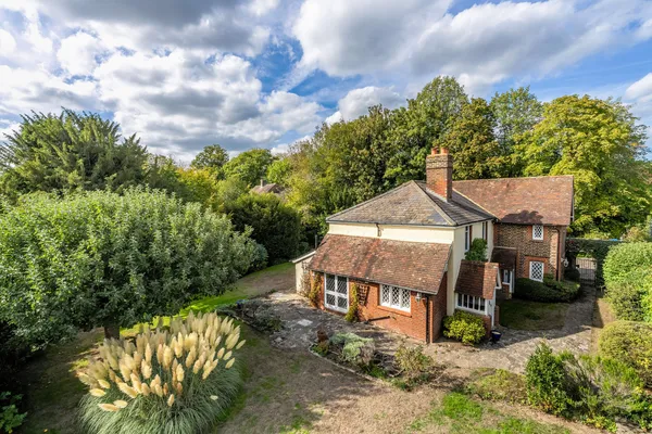 Tilburstow Hill Road, South Godstone, RH9 photo 2