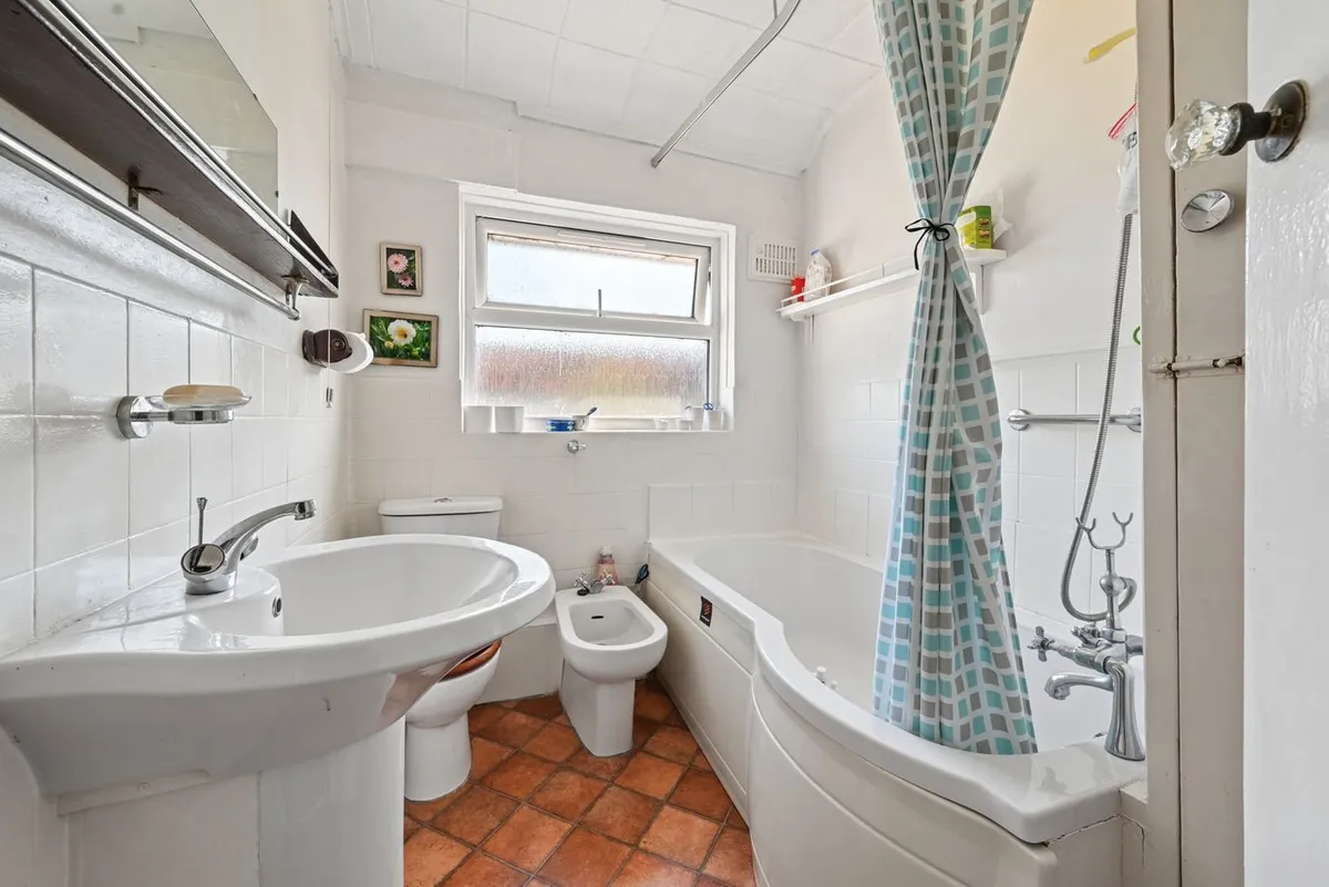 North Circular Road, London, NW2