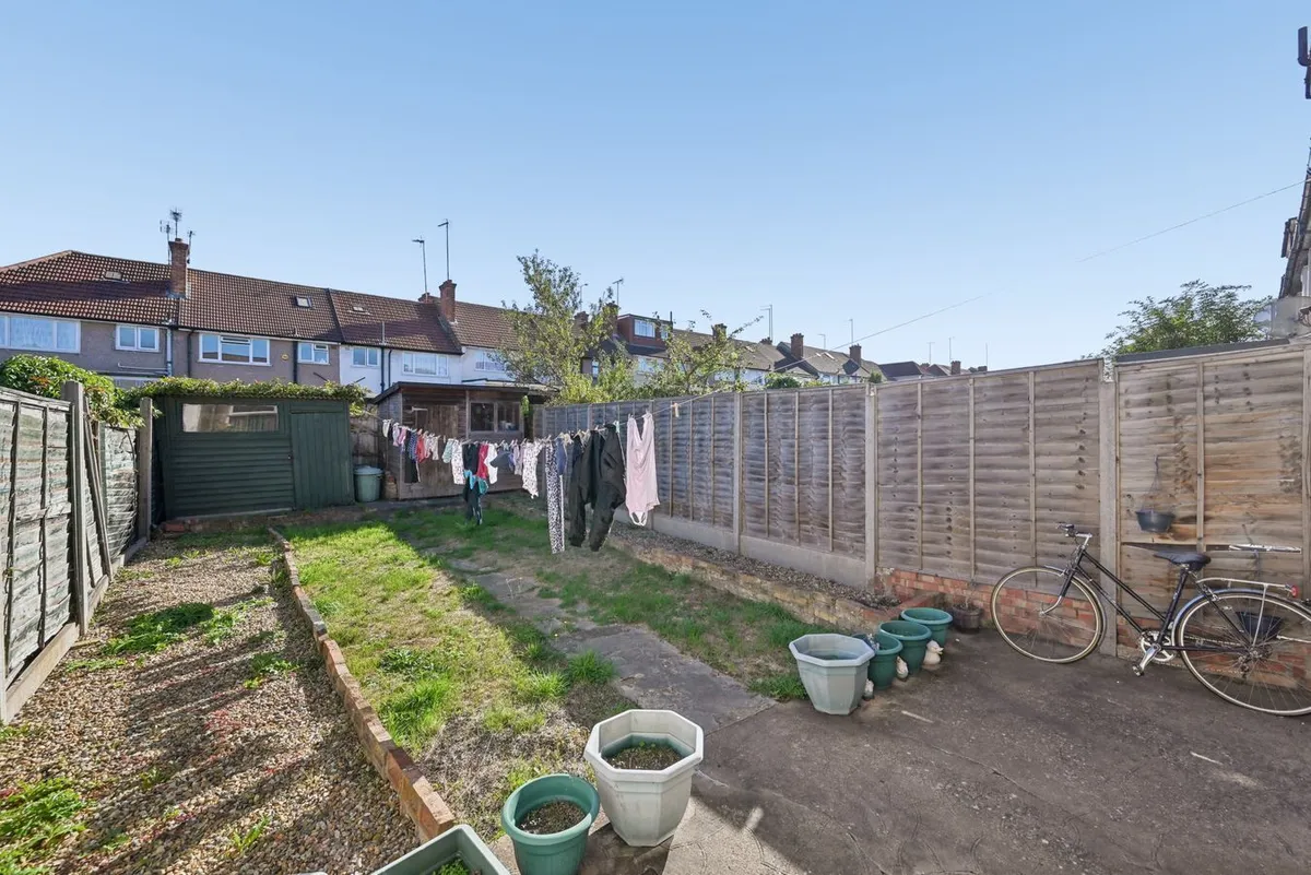 North Circular Road, London, NW2