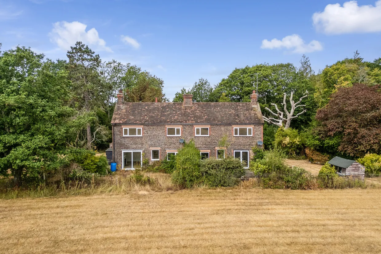 Bashurst Hill, Horsham, RH13 photo 9