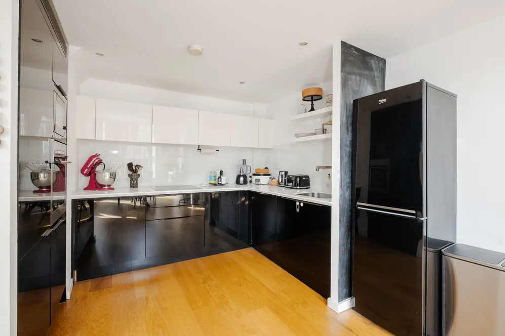 Hornsey Road, London, N7 photo 12
