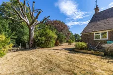 Bashurst Hill, Horsham, RH13 photo 12