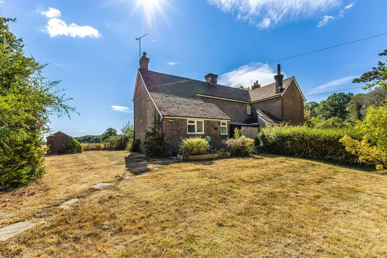 Bashurst Hill, Horsham, RH13 photo 15