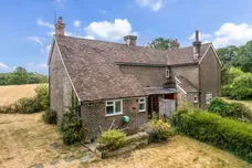Bashurst Hill, Horsham, RH13 photo 27