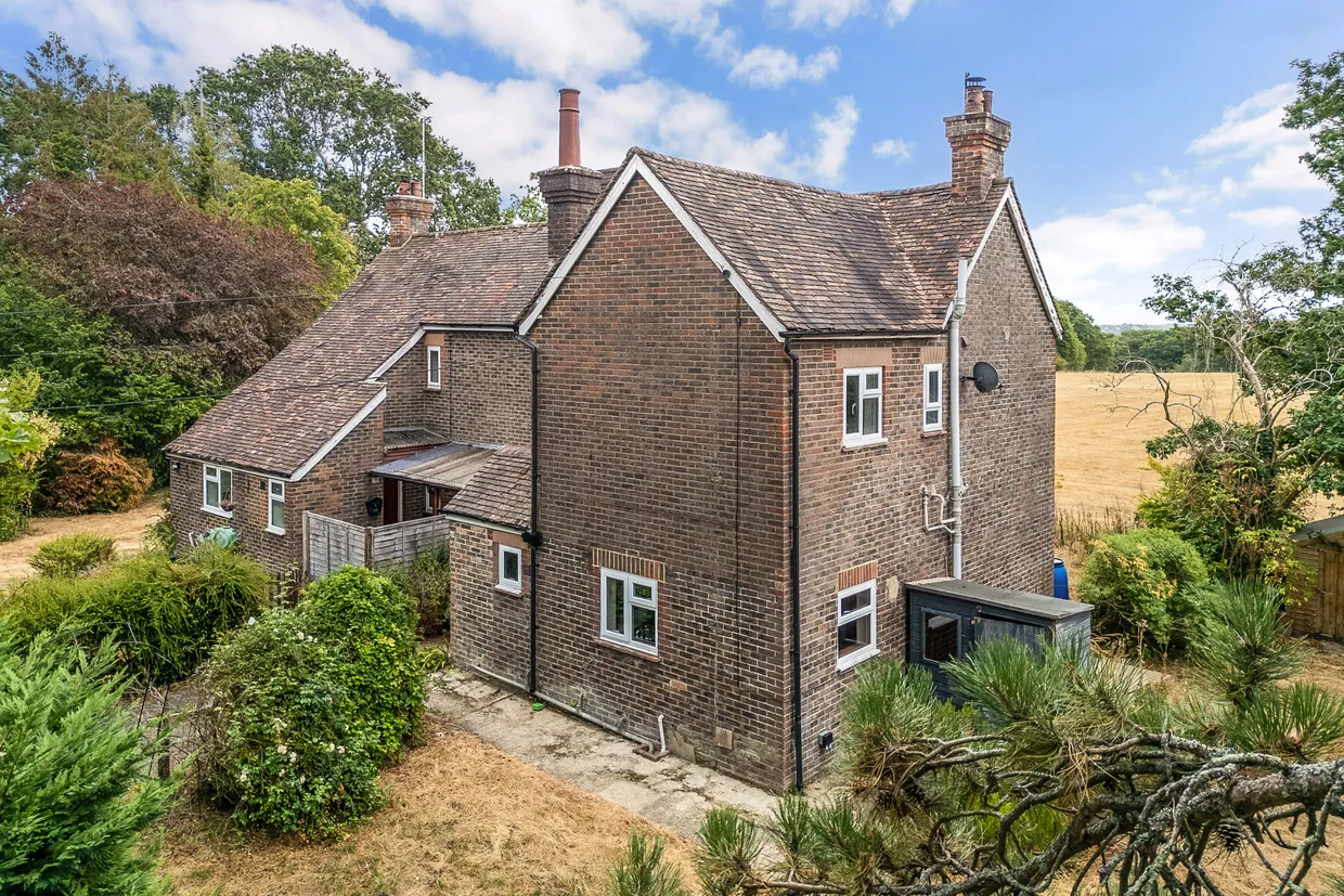 Bashurst Hill, Horsham, RH13 photo 31