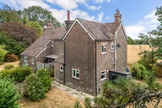 Bashurst Hill, Horsham, RH13 photo 31