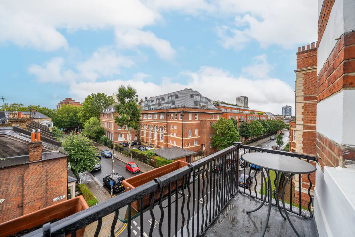 Lurline Gardens, London, SW11 photo 3