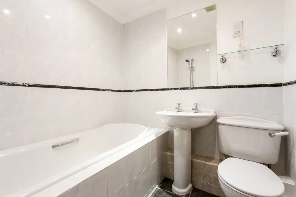 Kings Road, Windsor, SL4 photo 9