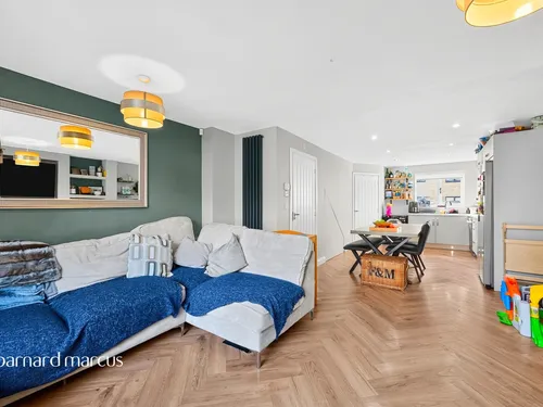 Tala Close, Surbitonphoto