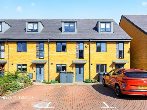 Tala Close, Surbitonphoto