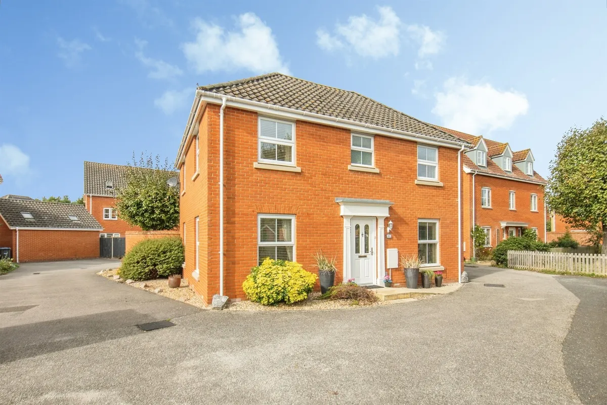 Mayhew Road, Rendlesham, Woodbridge