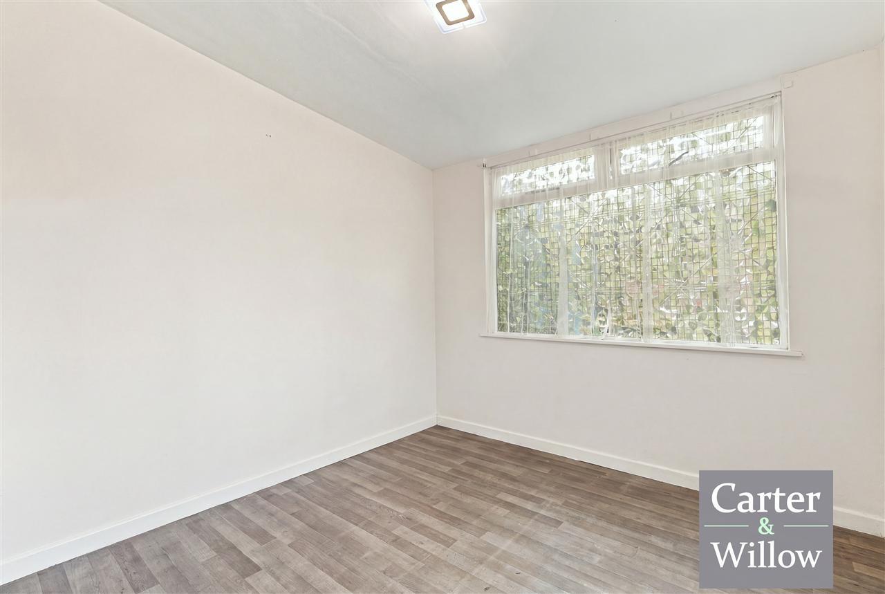 Wood Lane, Dagenham, Essex Image 8